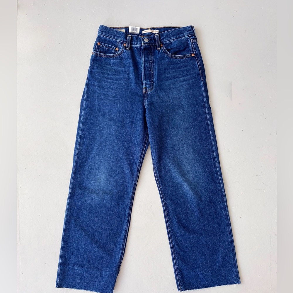 Levi’s Ribcage Straight Frayed Hem Jeans - 23”